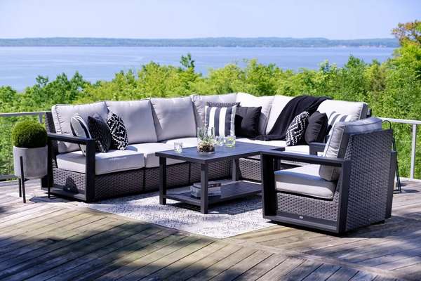 This is a photo of the outdoor patio set at DOT Furniture.