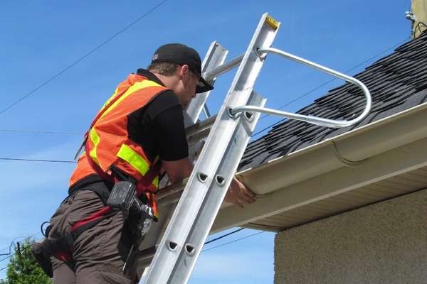 This is a photo of the staff at the Vancouver Gutters.