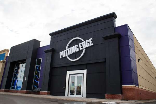 This is a photo of the entrance at Putting Edge Vaughan.